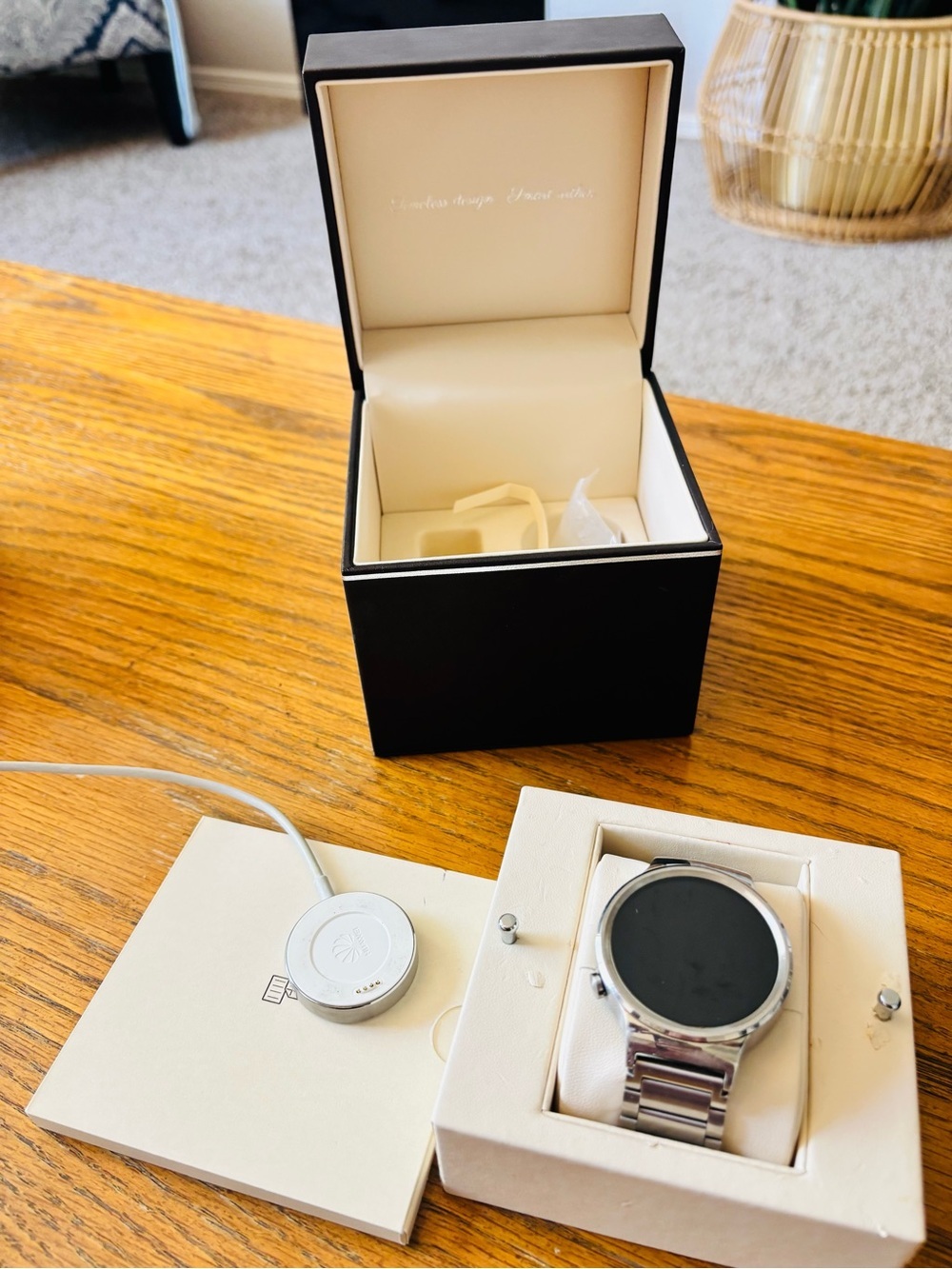 Huawei Silver Smartwatch with Black Dial and Green Accents - Picture 8 of 12